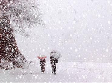 梦到下雪是什么意思_梦见大雪有什么预兆