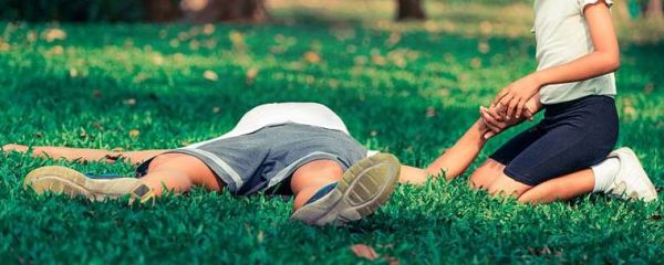 梦到孩子摔倒是什么意思_孩子摔倒梦境解析