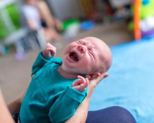 柔柔生宝宝哭了_新生儿哭泣原因