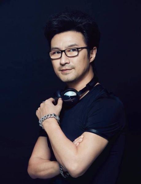 汪峰图片大全_哪里能找到高清图