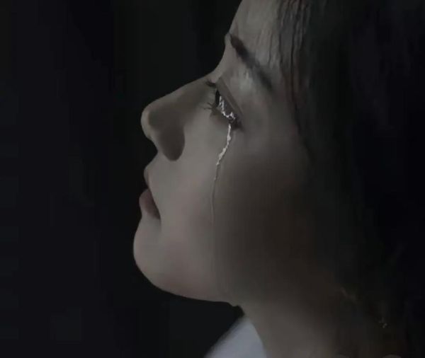 眼泪图片大全_为什么流泪会好看