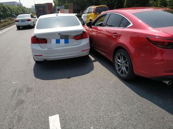 梦到蹭车是什么意思_梦见蹭车预示着什么