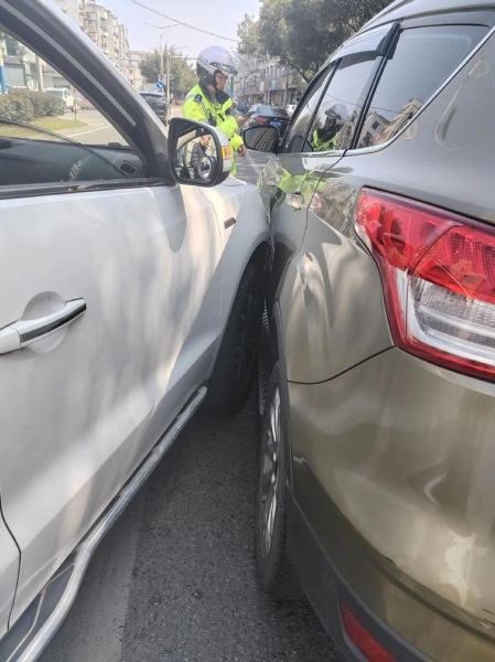 梦到蹭车是什么意思_梦见蹭车预示着什么