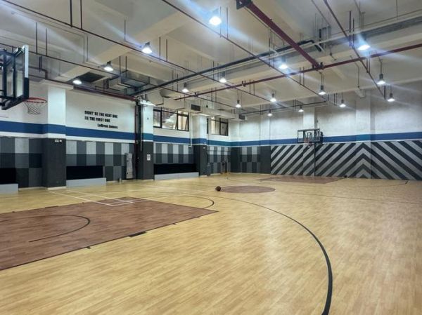 篮球场图片大全_室内篮球场装修效果图