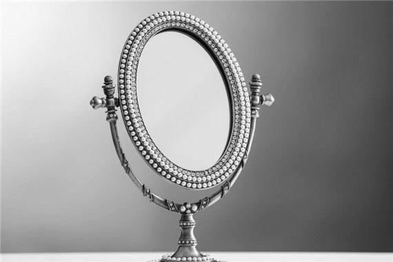 梦见照镜子是什么意思_镜子碎了预示什么