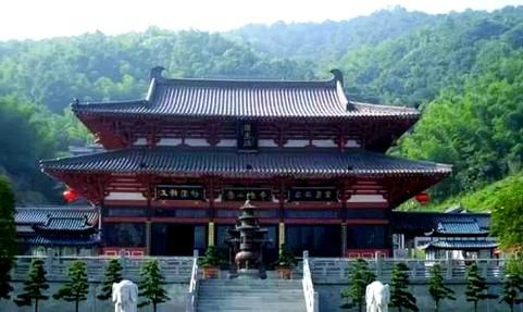 梦到庙宇是什么意思_梦见寺庙预示什么