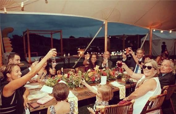 梦到去吃饭是什么意思_梦见聚餐有什么预兆