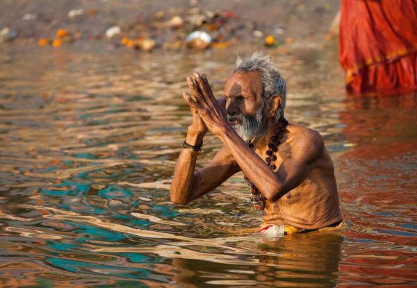 梦到水里有死人_是什么预兆