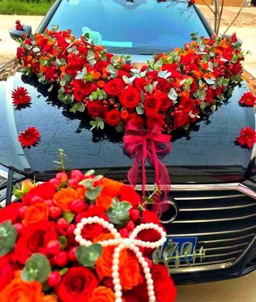 婚车图片大全_如何选择婚车颜色