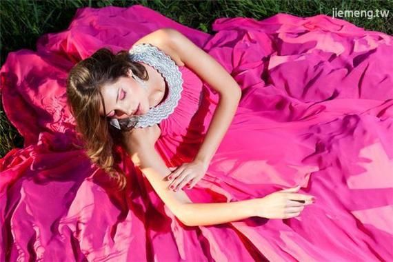 梦到买裙子_有什么预兆