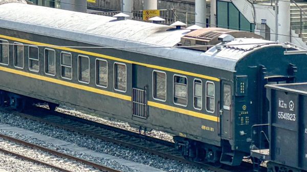 火车图片大全哪里找_火车高清壁纸怎么下载