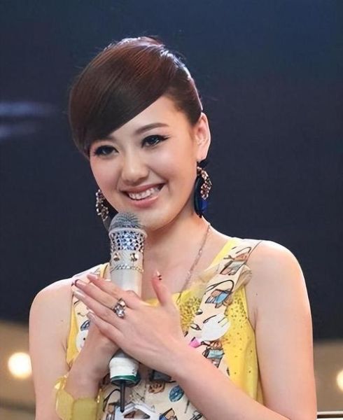 王冠迅雷下载_王冠在哪能看完整版