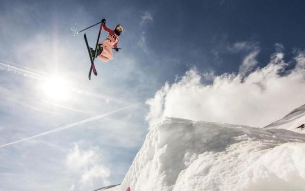 梦到滑雪是什么意思_梦见滑雪预示什么