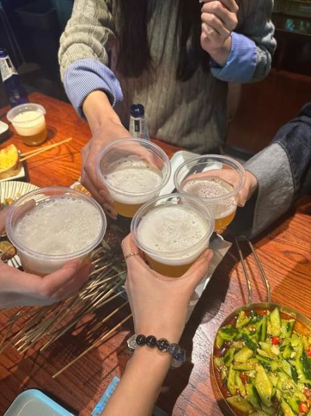 喝酒图片大全集_如何拍出氛围感