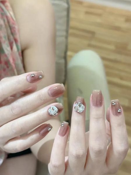 带钻美甲图片大全_怎么选款式