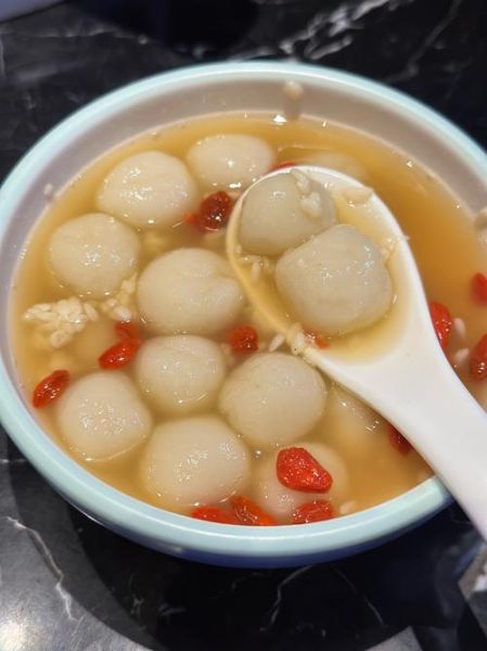 汤圆图片大全大图_汤圆怎么做才软糯不破皮