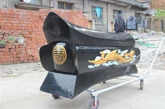 梦到做棺材是什么意思_梦见自己打棺材预示什么