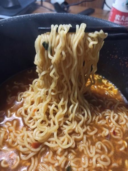 梦到吃泡面_梦见吃泡面是什么意思