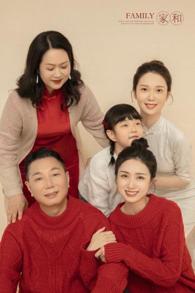 一家人图片大全哪里找_如何拍全家福更温馨