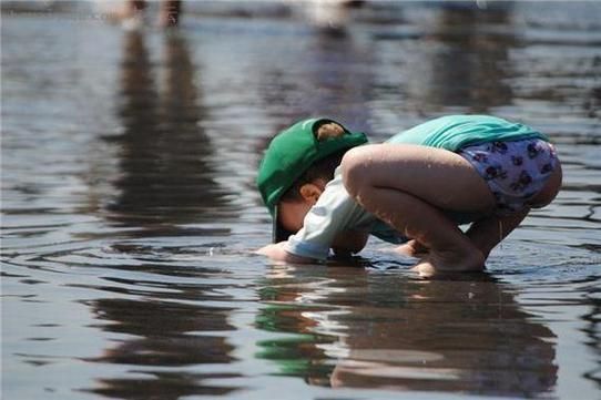 梦到落水是什么意思_梦见自己掉水里了怎么办