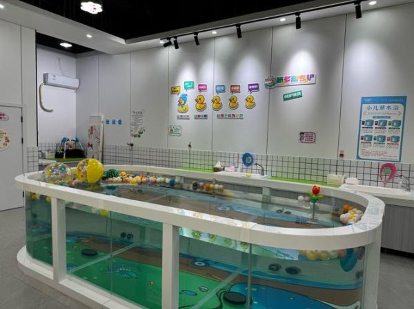 宝宝游泳馆哪家好_婴儿游泳注意事项