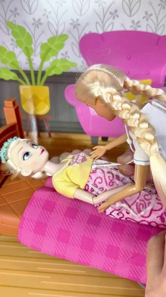 芭比生小宝宝怎么玩_芭比生小宝宝游戏攻略